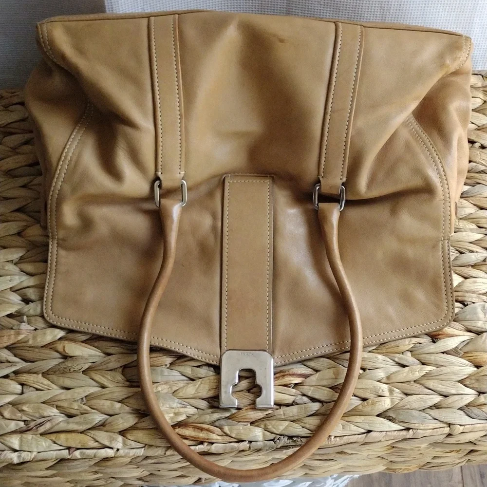 Prada Cuervo tan soft leather shoulder bag. - Picture 13 of 13